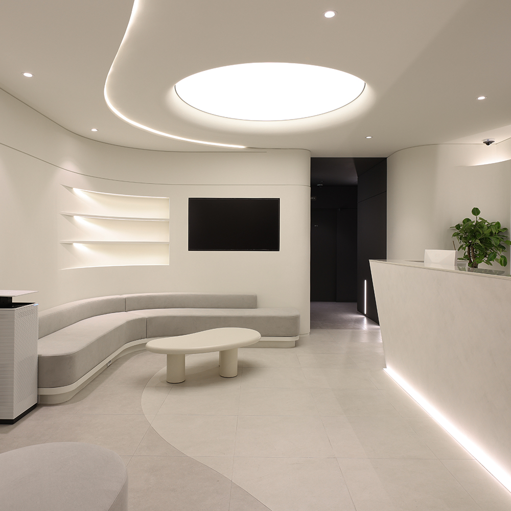 Lucenne Clinic Reception lounge